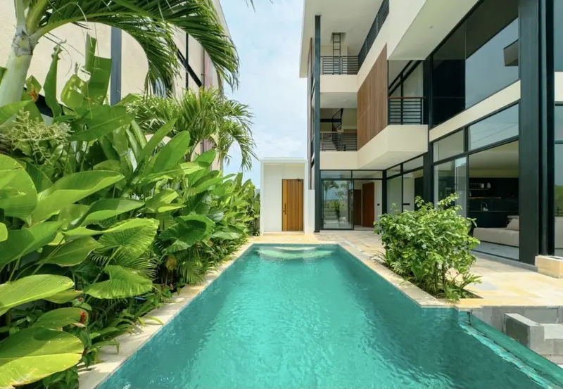 The Glass Pool House, Pererenan