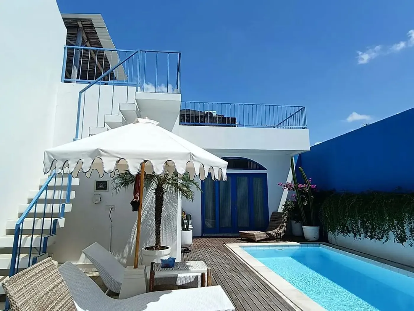 The Mediterranean House, photograph 2