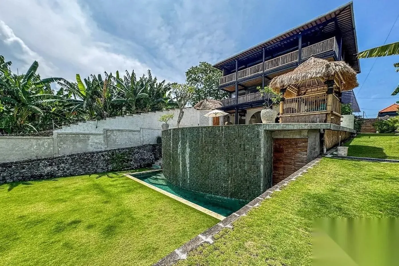 The Pagoda Garden Estate, photograph 3