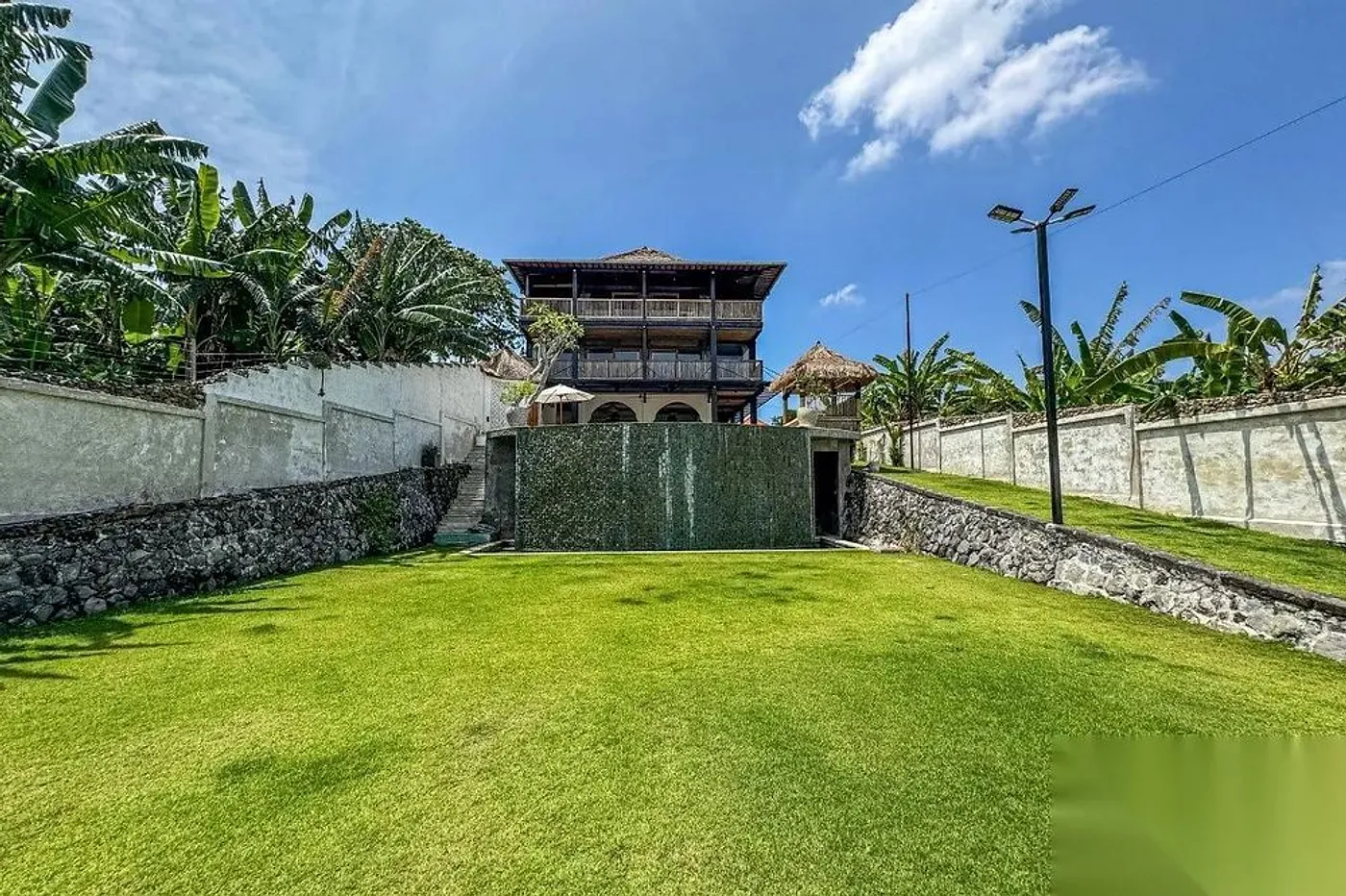 The Pagoda Garden Estate, photograph 4