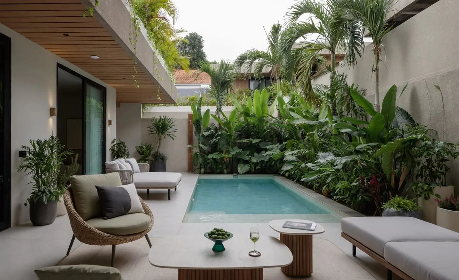 The Riverside Teak House, photograph 4