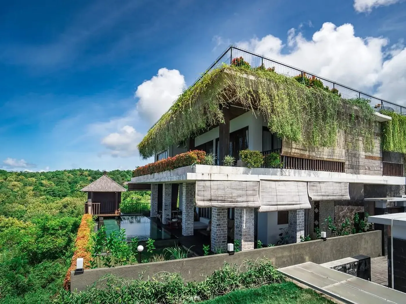 The Sea Terrace House, photograph 2